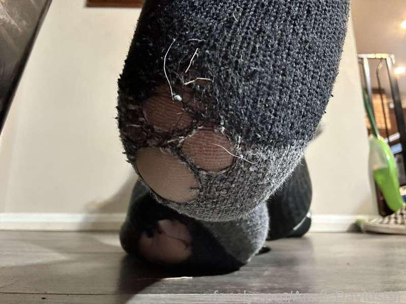 Those of you who come from my YouTube page knows how much I love holey socks! Here's a hole bunch of photos and some short videos of exactly that! (Pun intended). Sneak a peek at it if you're interested. ;) #fyp #feet #footfetish #socks #sockfetish #holeysocks