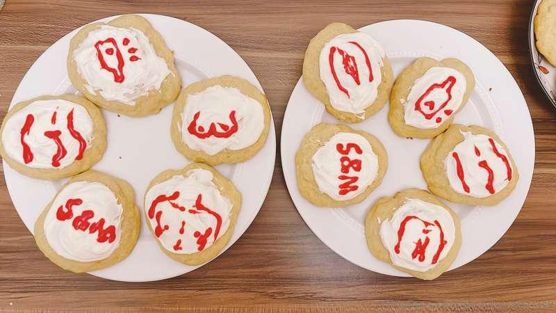 Made cookies for my friend’s wedding party! 😝