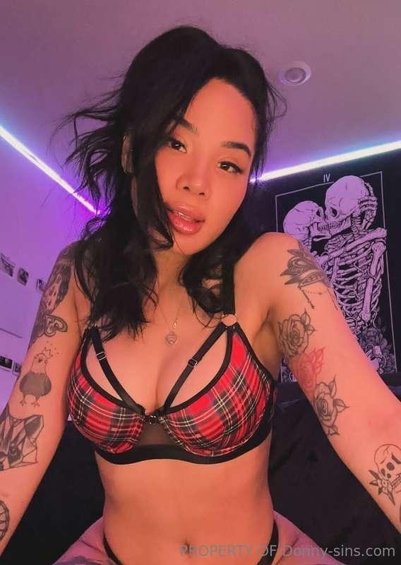 Dm for 3 different full sex scenes with the #excotic #beauti..