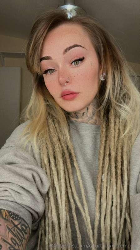 𝚗𝚎𝚠 𝚑𝚊𝚒𝚛; 𝚠𝚑𝚘 𝚝𝚑𝚒𝚜 ?