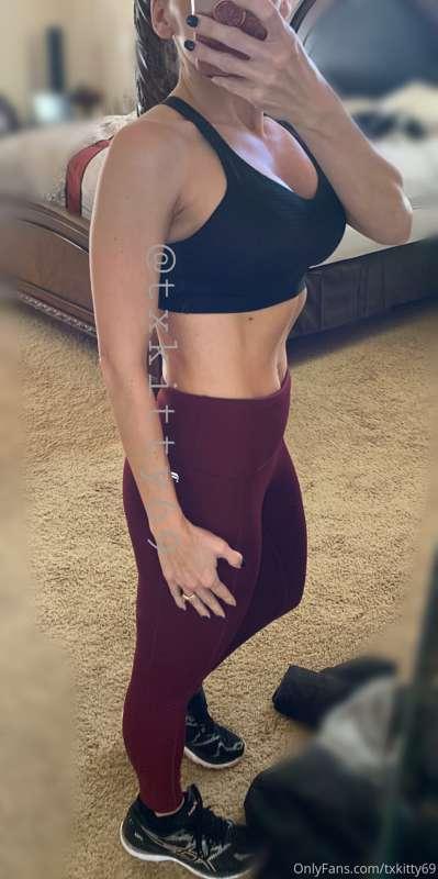 Late night workout?🍆👅