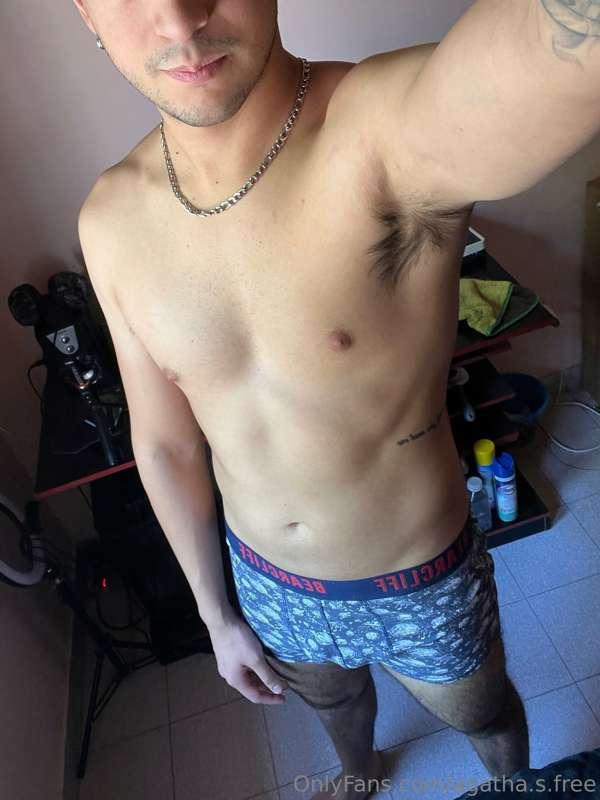 My friend is new to OF! upload very hot content 😏🔥
Follow hi..