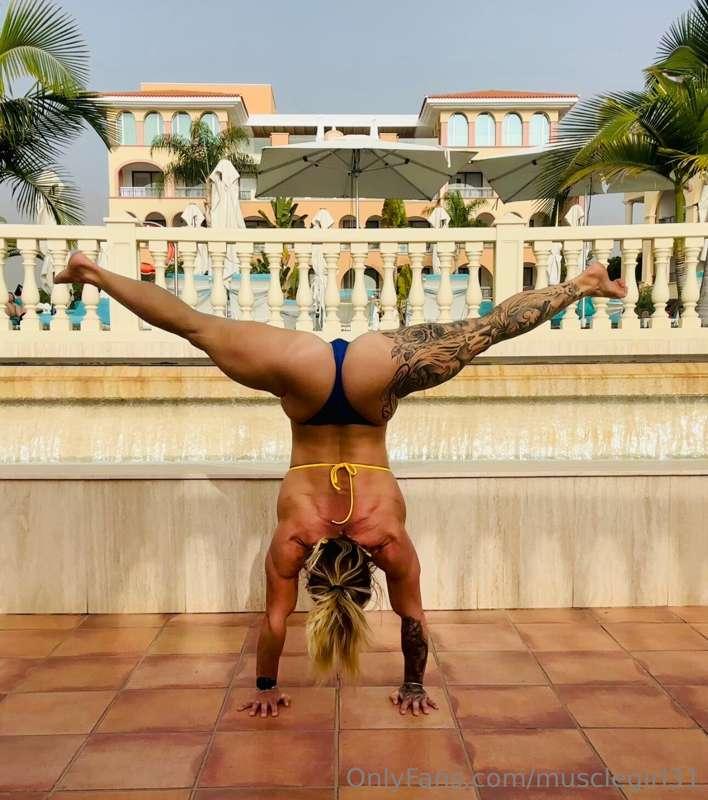 Sunshine and nudist beaches here I come 😜