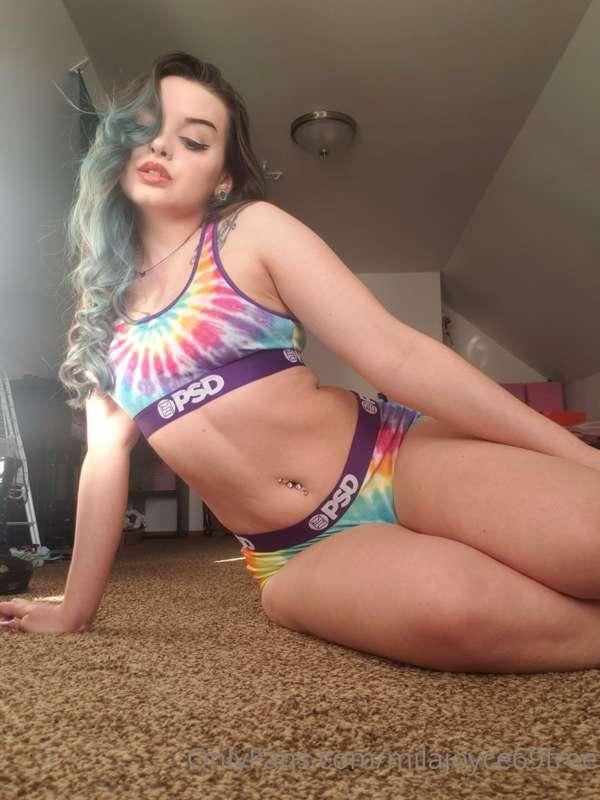 Did you know I post DAILY on my VIP onlyfans?
Nudes, clips a..