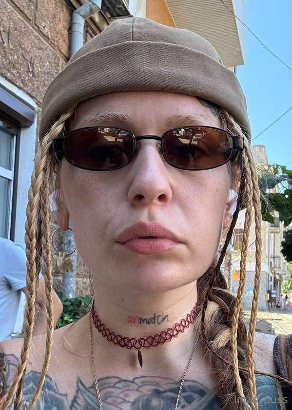 😎 Sunglasses look good on me, don't you think? x 