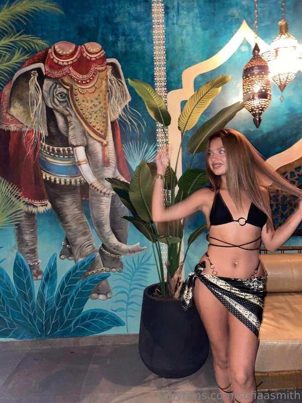 Smile. That's our best accessory. 😉😙