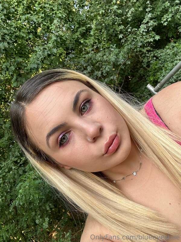 Selfie time 😚