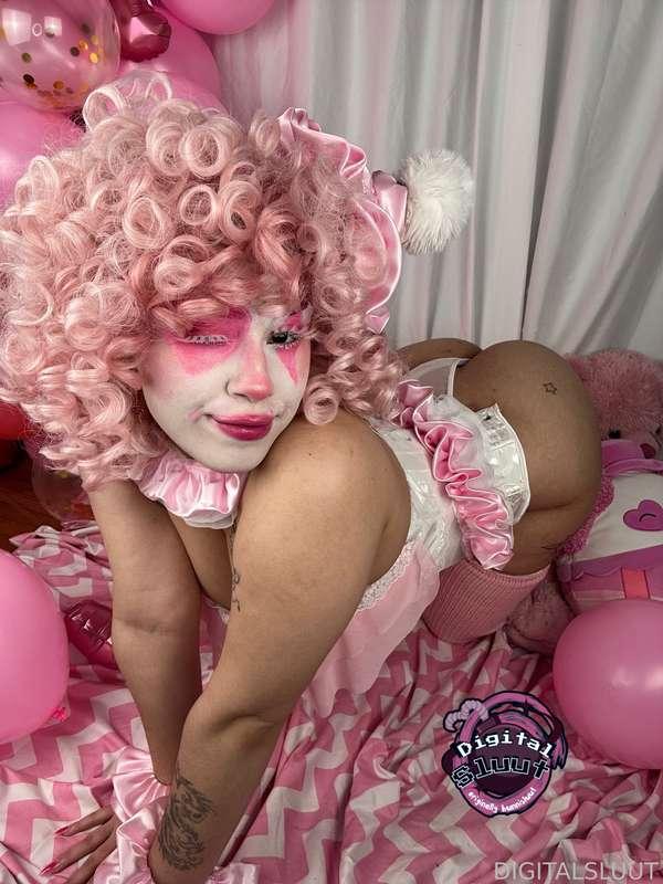clown girls look best when you bend them over hehe


#clown #ass #clowngirl #clussy #bigboobs #cosplay #altgirl #petitegirl 