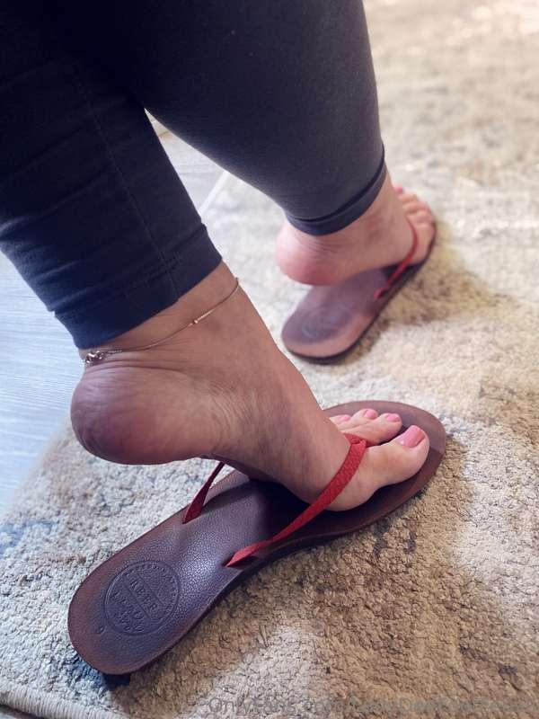 Happy Foot Fetish Friday 