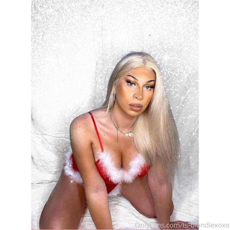 Mrs Claus is up to no good over on her VIP PAGE 
⬇️⬇️⬇️
only..