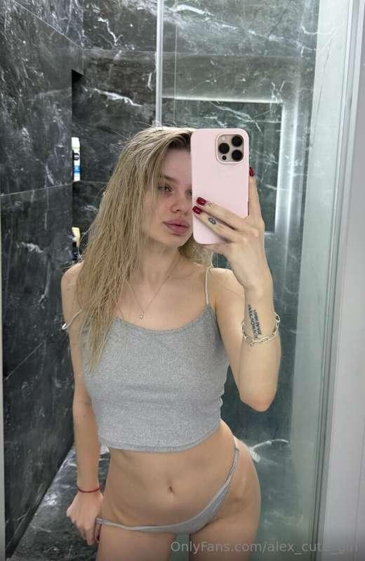💞Hello, I’m Sylvia @sylwia_laly, 🥰 I’m 20, and between lectu..