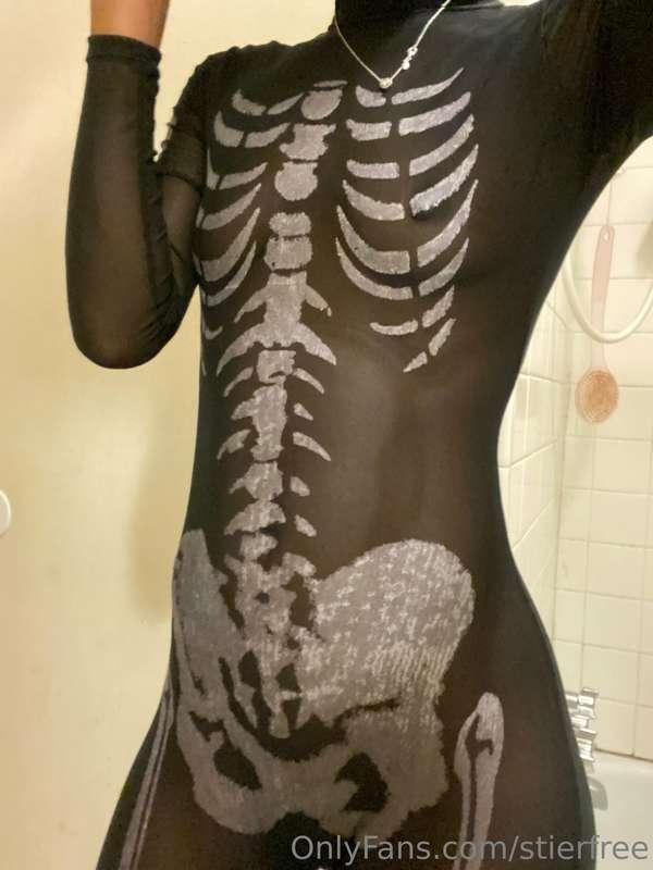 Your slim skeleton bae. ❤️🩻🎃