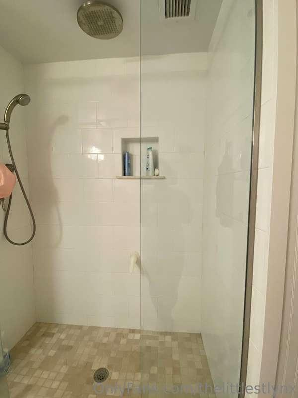 Wanna take a rain shower with me n’ Ridley a little later th..