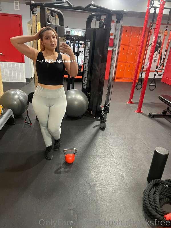 Caught a few dads staring at my camel toe in the gym earlier..