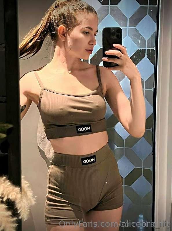 ❤️Hey, I can see that you miss❤️ This sweet pussy @lilia_lil..