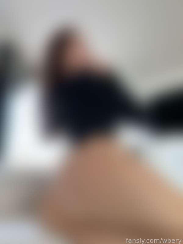 Wanna see my 🍑 naked?
Just go enjoy it and watch it for free with a “❤️” sub 😈😈😈💋
#wbery