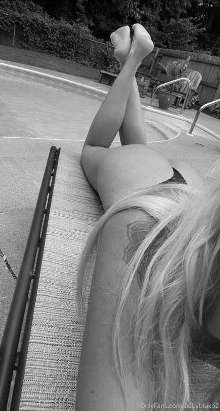 Send me a DM with this pic for a video me and my boyfriend t..