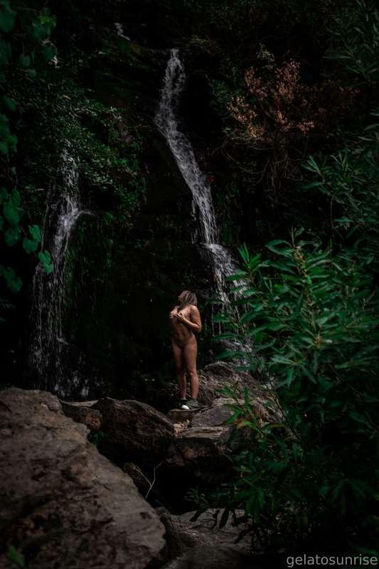 My ultimate happy place 🌿
Also the last of my waterfall set...