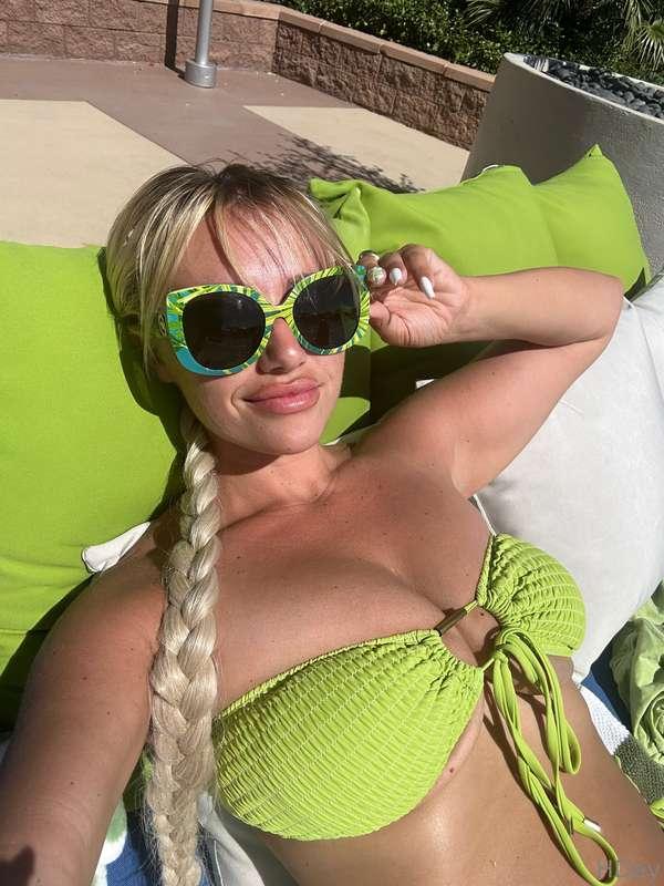 itshollyday image #0