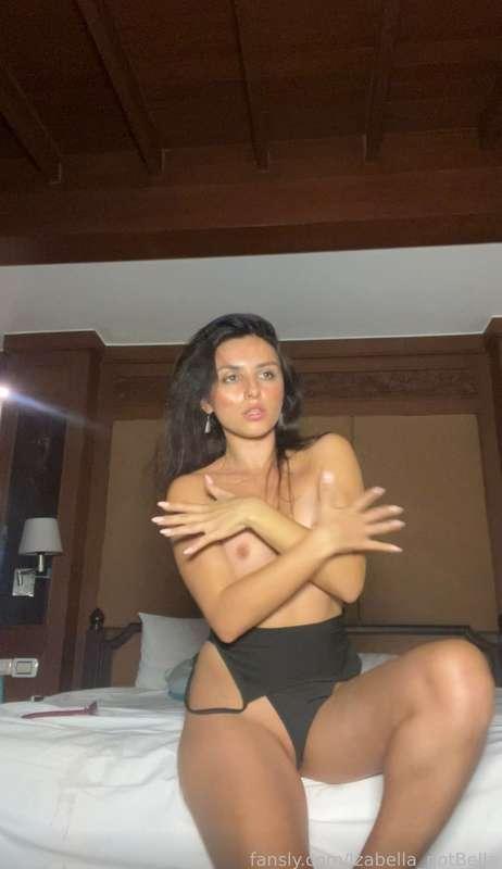 izabella_notbella image #1