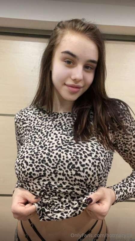 # 💖FREE SUBSCRIPTION ONLY TODAY @emily_4u💖
She's so kinky fo..