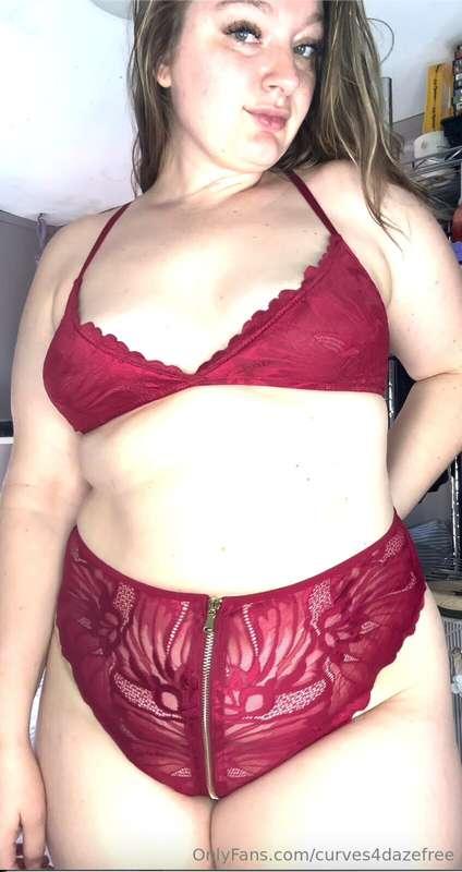 Feeling Sexy in these outfit!! Cum watch the waterfall over ..