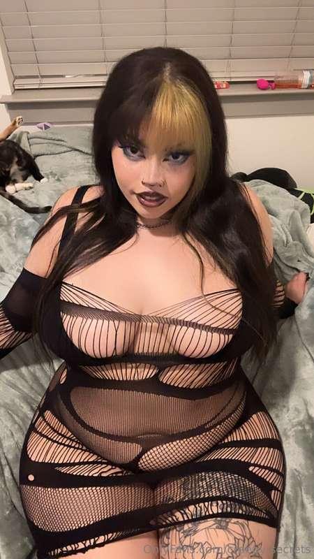 We’re going back old school with larger photo sets then two ..