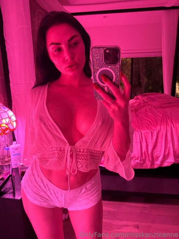 I'm craving for some juicy 🍆 how I wish someone can spoil me..