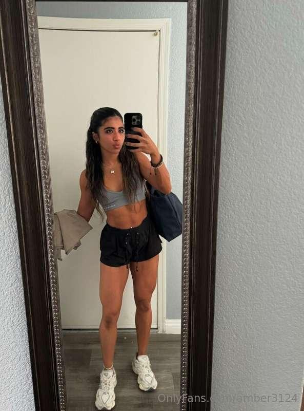 Just a little mirror moment 💕 How do I look?