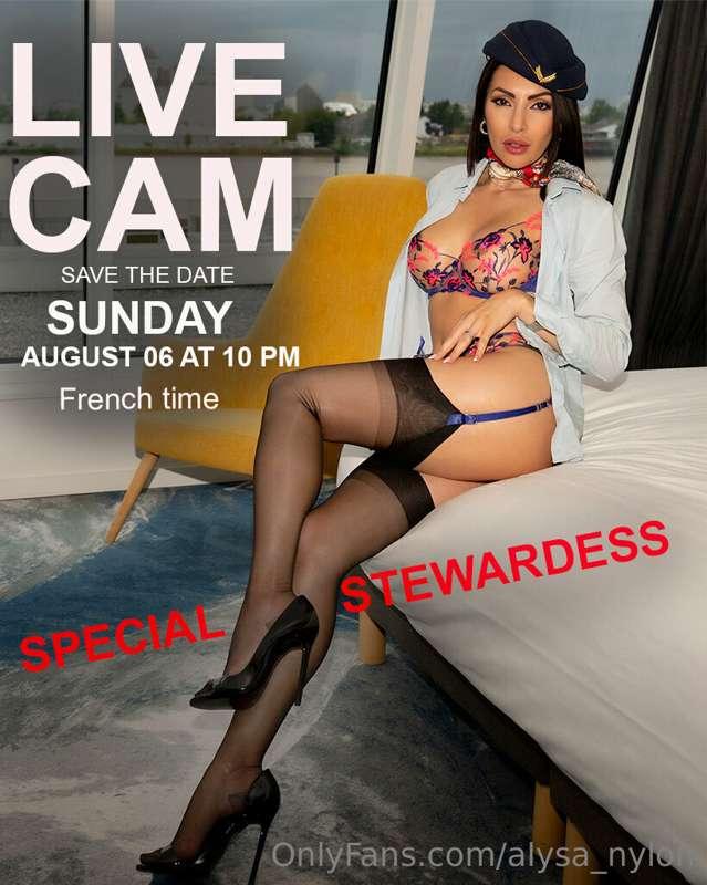 🇬🇧  Sunday evening at 10 p.m. for my live as an air hostess ..