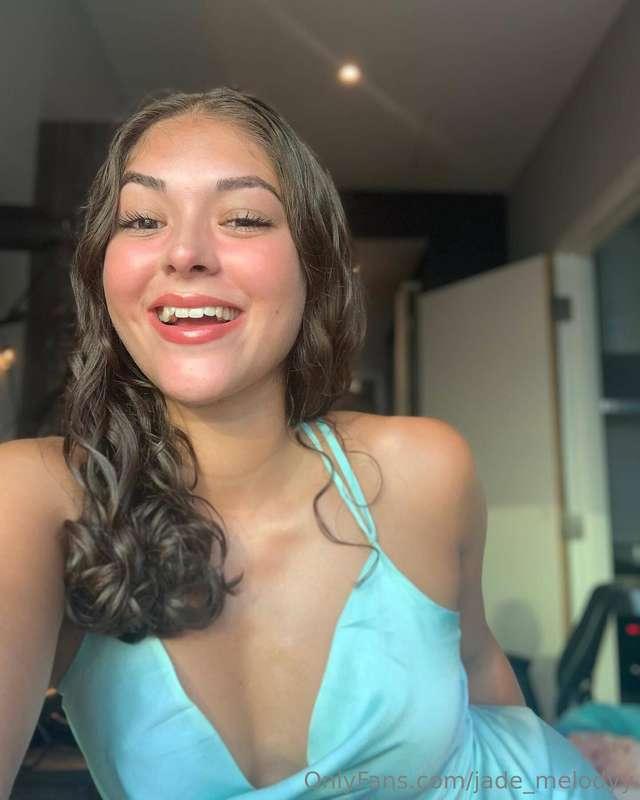 Pov: im smiling because you subbed😉https://onlyfans.com/jade..