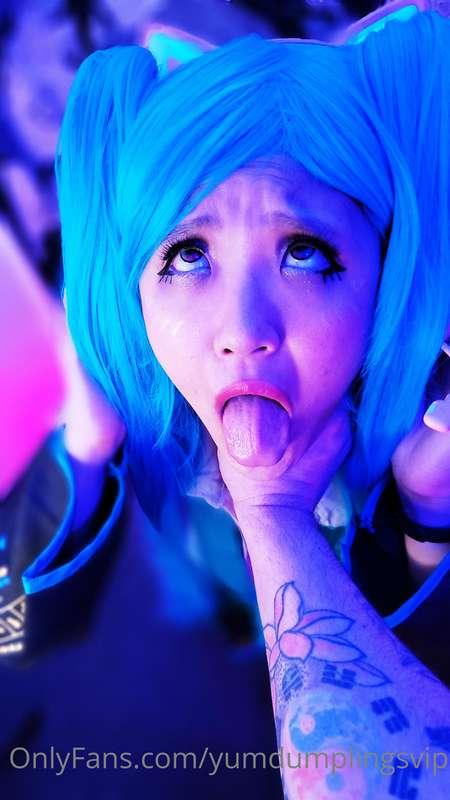 How's your Saturday daddy? Miku says hi and if you are going..