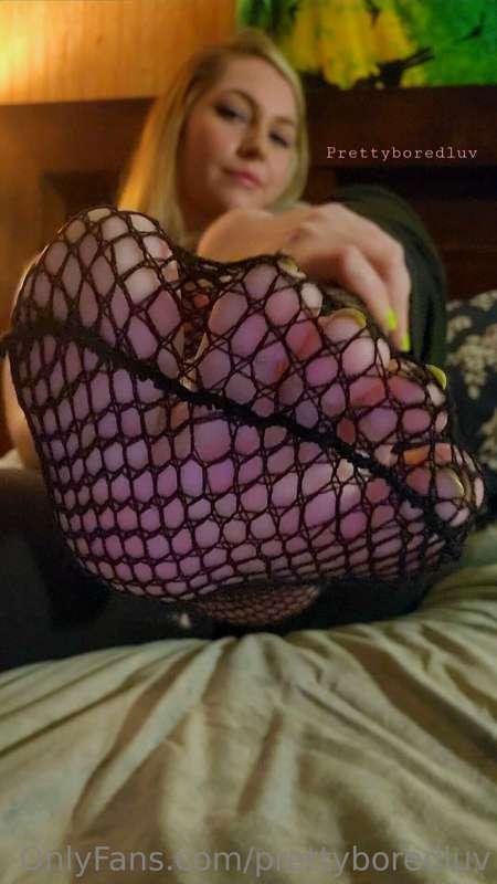 Who here likes fishnets? 🥵👋

I'll see you on TikTok Live ton..
