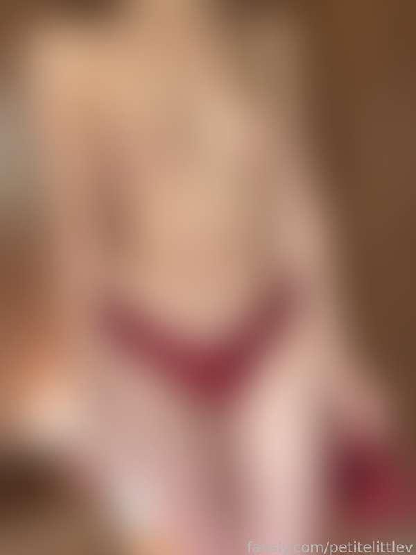 petitelittlev image #6