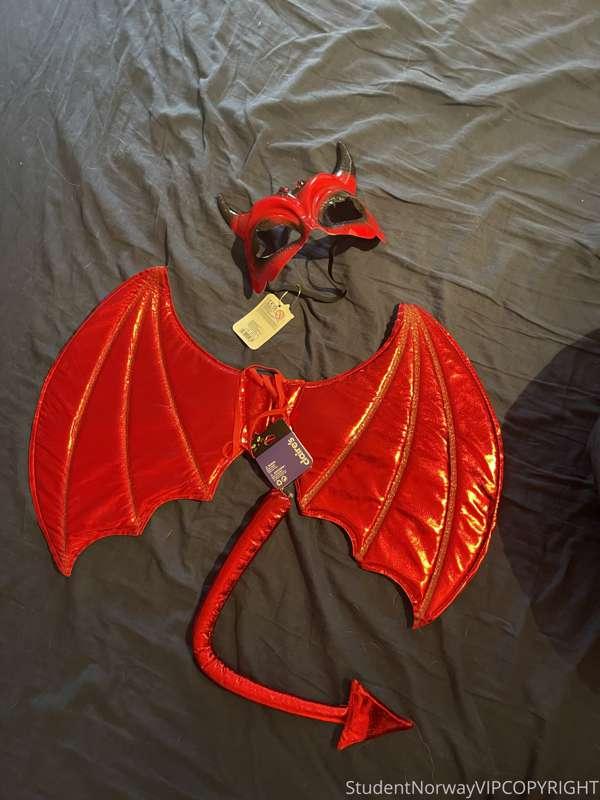 Liker du halloweenkostymet mitt? 

😈