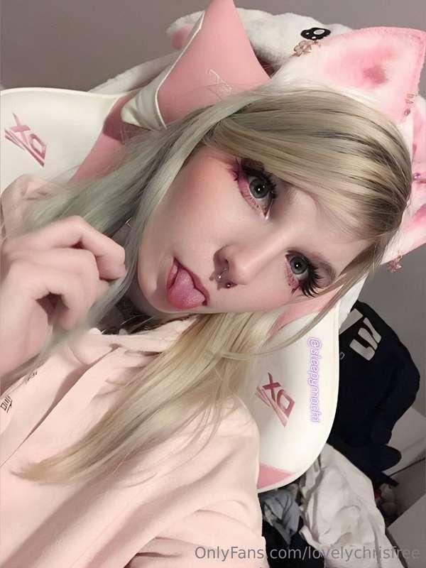 I'm a kitty who wants milk 💦👅Will you give me yours? 😈🔞🅳🅼 🅼🅴..