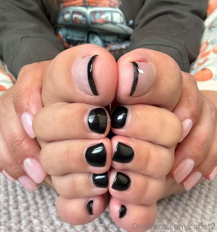 Happy toesday 🖤