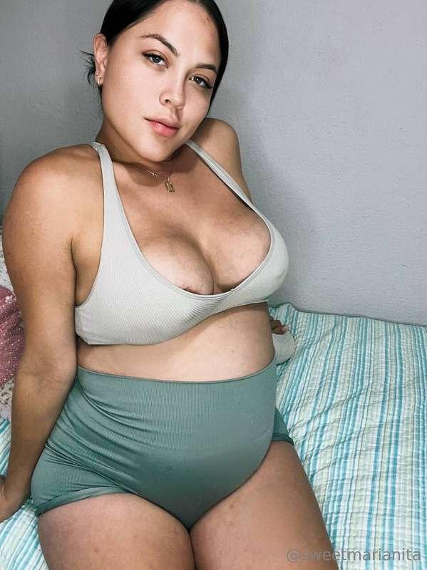 The mommy of your fantasies... real and smart 😏 