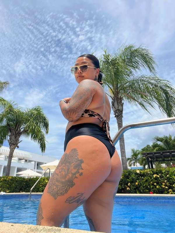 Would you chill w me by the pool?