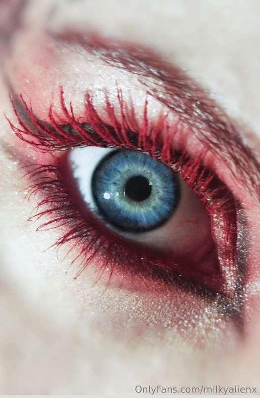🇬🇧 Gaze into the cosmos of my soul through the window of my ..