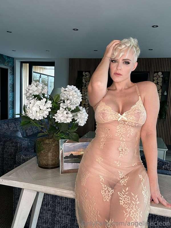 angelinecleon image #0