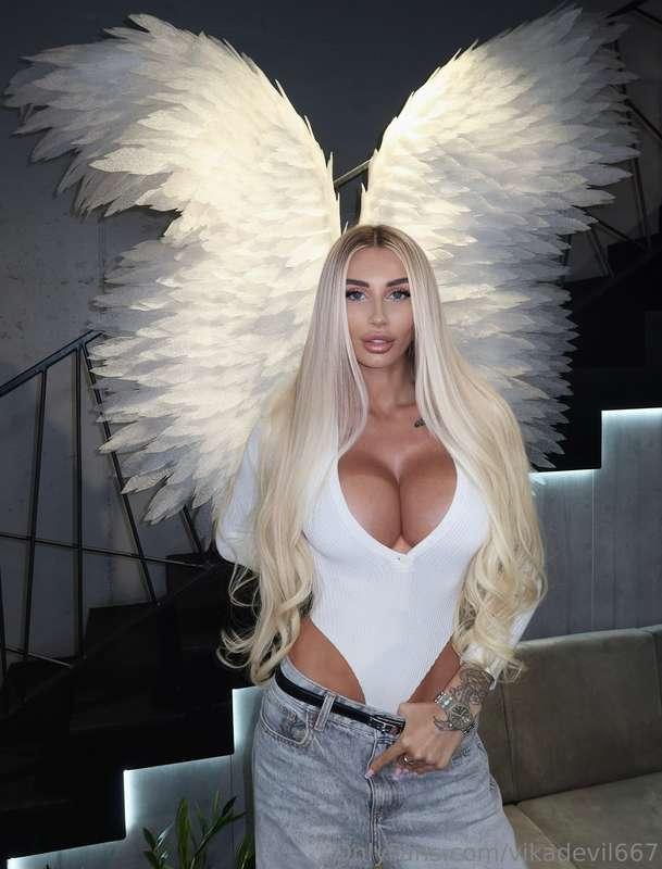Your angel…with a devil’s smirk and a body made to sin 😇😈Win..