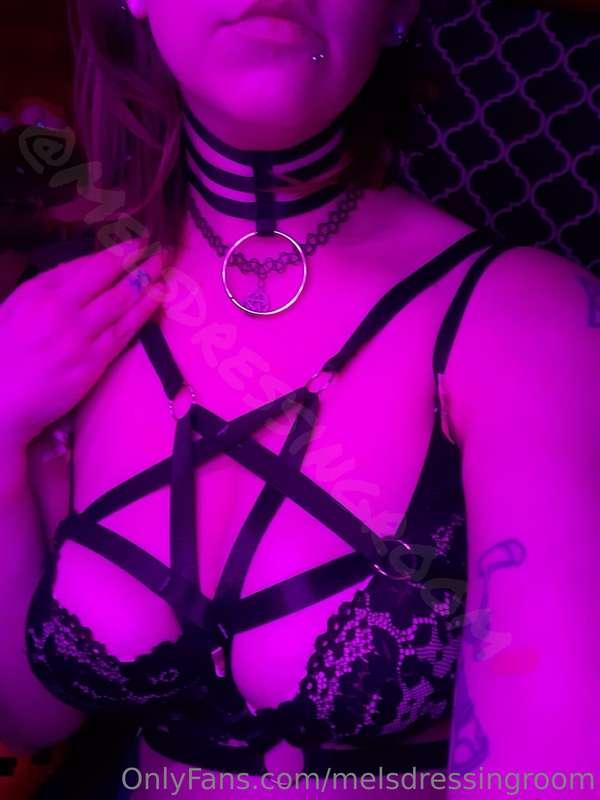 Do you have a leash for me, Daddy? 😈