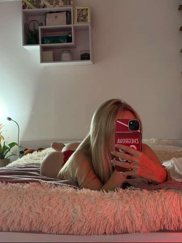 Y’a quelque chose qui dépasse la🍑