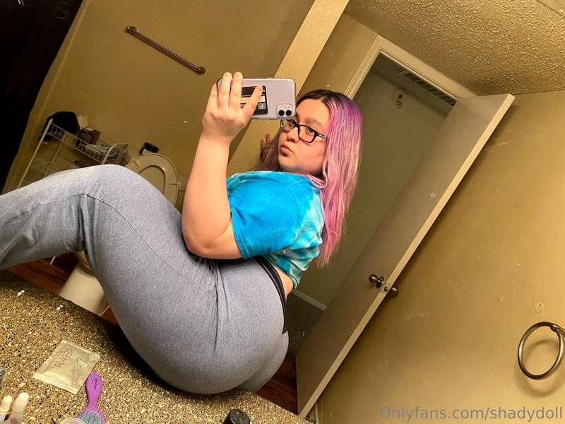 I’m sitting on you next 💦 🍑