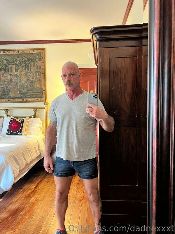 I was asked to do a shirt-on pants-off photo set for a Twitt..