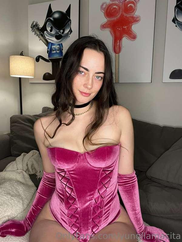Lemme get your day off to a good start with some titties🍒 Sw..