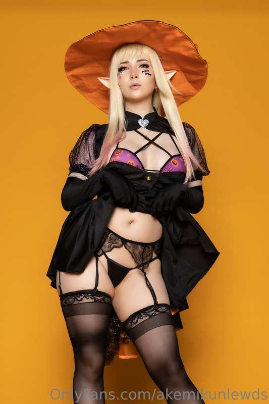 #ThrowbackWitchy Marin Kitagawa pt. 1Lewd Pinup (1/2 of 41) ..