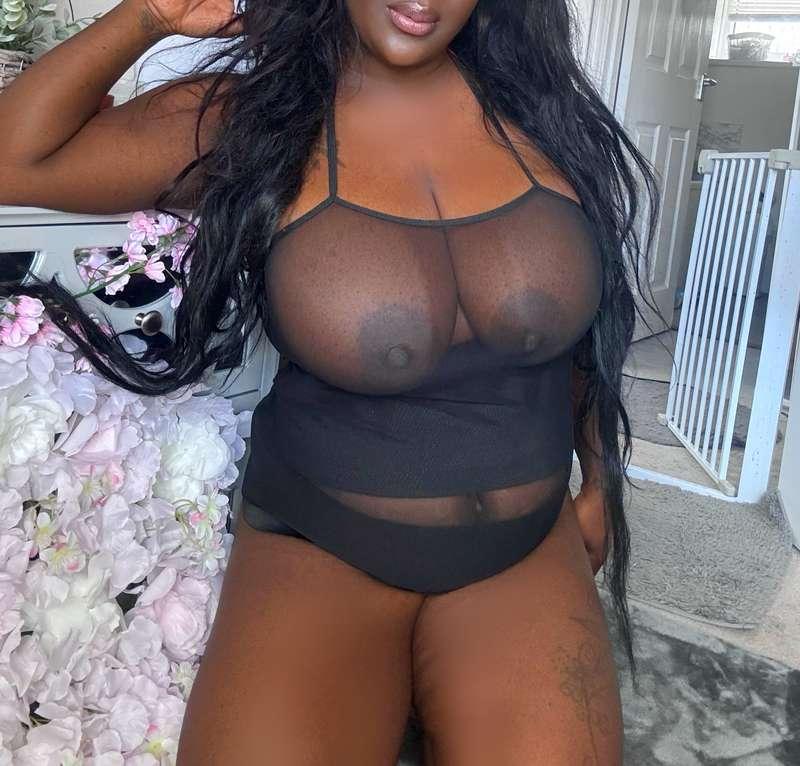 It’s a little nippy today.. can you tell? 😘