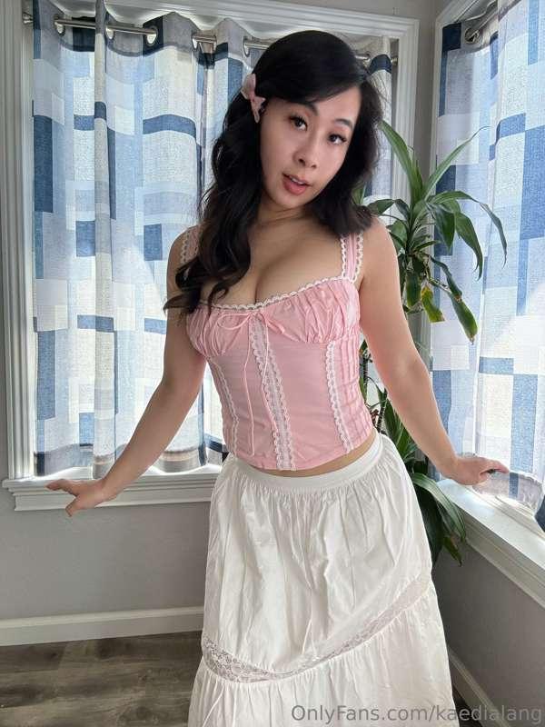 the sweetest looking girls never wear panties 🤫